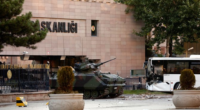 Турция е прехващала криптирани съобщения в нета между организаторите на опита за преврат