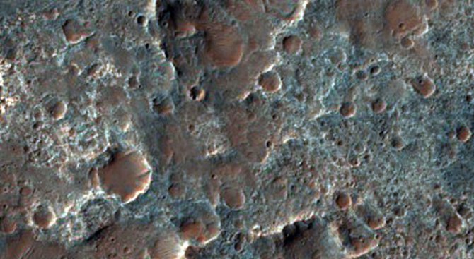 NASA публикува 1000 зрелищни нови снимки от повърхността на Марс