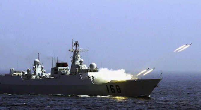 ВМФ на Русия предприе бойни учения в Средиземно, Каспийско и Баренцово море