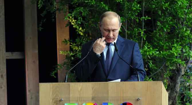 Маската на Путин избяга в Украйна (видео)