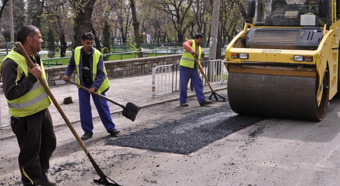 В София запълниха 500 декара дупки