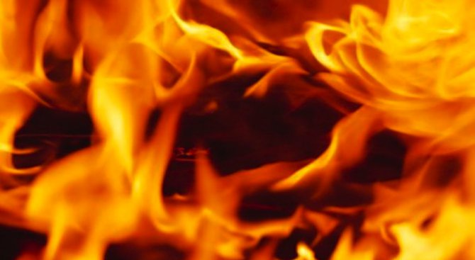 Високоговорител запали къща в Лясковец