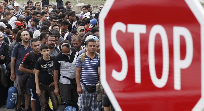 Австрия ще ограничава приема на имигранти с извънредна наредба