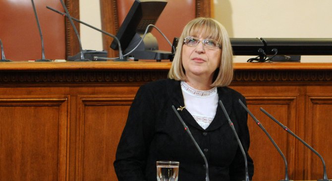 Цачева заминава за Страсбург