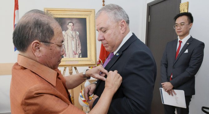 Почетният консул на Тайланд в България получи ордена на Кралската корона на  страната (снимки) - Общество - Новини Бг