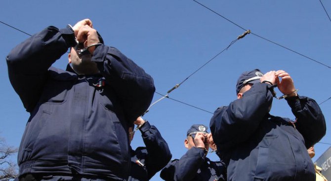 СФСМВР: Реформа няма, скоро ще назначават полицаи на минималната заплата