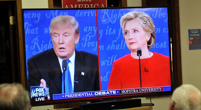 Хилари Клинтън и Доналд Тръмп проведоха първия дебат за президент (обновена+снимки)