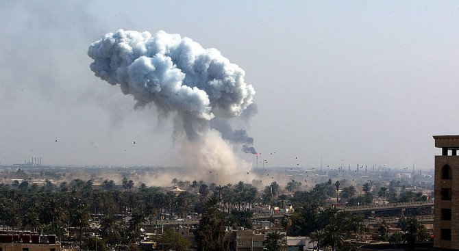 21 проправителствени бойци загинаха при бомбардировки в Ирак