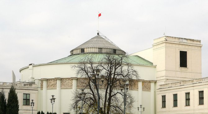 Полският сейм отхвърли криминализирането на абортите след протести (видео)