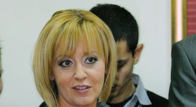 Манолова: Юмрукът в лицето на председателя на БХК, е юмрук в лицето на българското общество