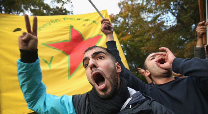 Кюрди протестираха в Марсилия срещу арестите на прокюрдски политици в Турция  - EU - Новини Бг