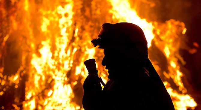 Силистренски огнеборци гасиха пожар в Румъния