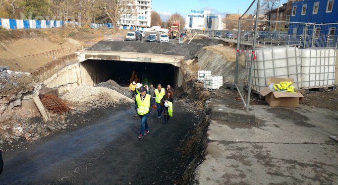 Започват нов участък от метрото (снимки+видео)