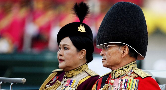 Кралицата на Тайланд е в болница с висока температура и белодробна инфекция