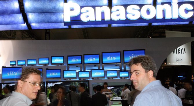 Panasonic инвестира 60 млн. долара в робот, който сгъва прането