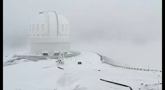 На Хаваите валя сняг (видео)