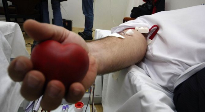 Пациент от Русе почина след преливане на заразена кръв от чужденец