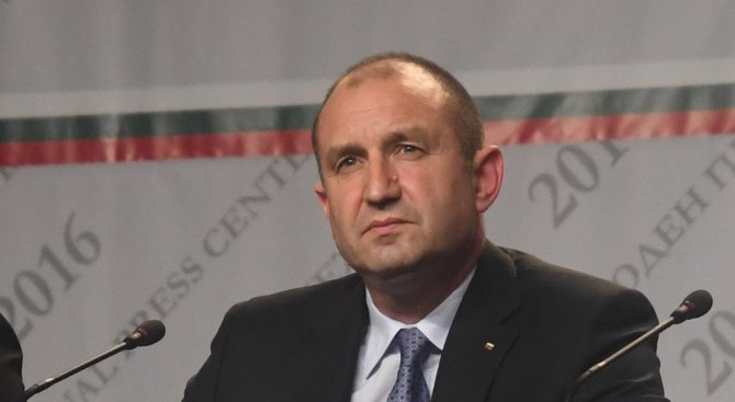 Румен Радев: Дано хората в Хитрино не живеят 2 години във фургони (обновена+видео)