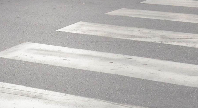 Шофьор помете две млади жени на пешеходна пътека в Шумен