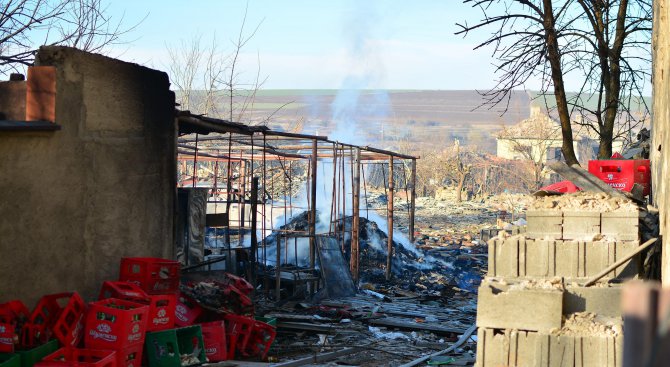 Полицай прекарал час и половина затрупан под развалините в Хитрино