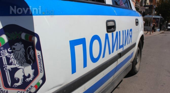 Полицията в Бургас спря микробус с 21 мигранти край комплекс &quot;Меден рудник&quot;