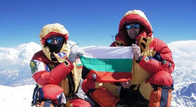 Наши алпинисти покориха за първи път висок връх на о. Ливингстън