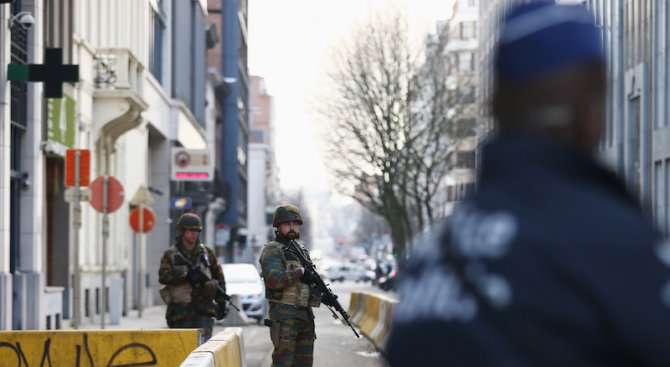 Евакуираха съдебната палата и гарата в белгийски град заради опасност от взрив (снимки)