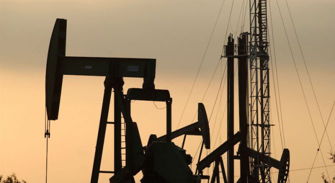 Колко ще струва петролът през 2017 година?