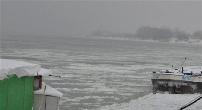 Дунав замръзна