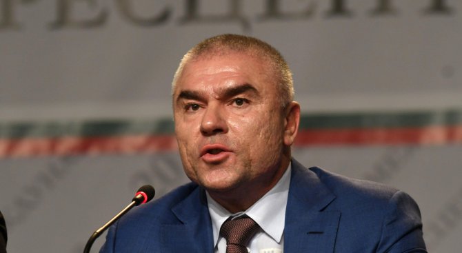 КЗК погна Марешки, заплашвал конкурентни аптеки