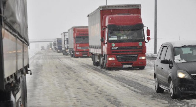 Пуснаха движението в посока Бургас по АМ &quot;Тракия&quot;