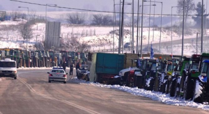 Гръцки фермери заплашили със саморазправа български журналисти