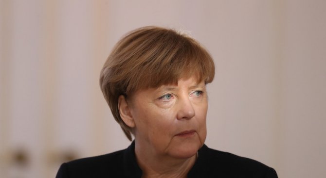 Меркел: ЕС засега не може да сключи с Либия споразумение за реадмисия на бежанци
