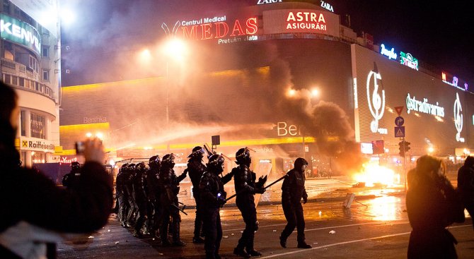 Напрежението в Букурещ ескалира, властта мълчи