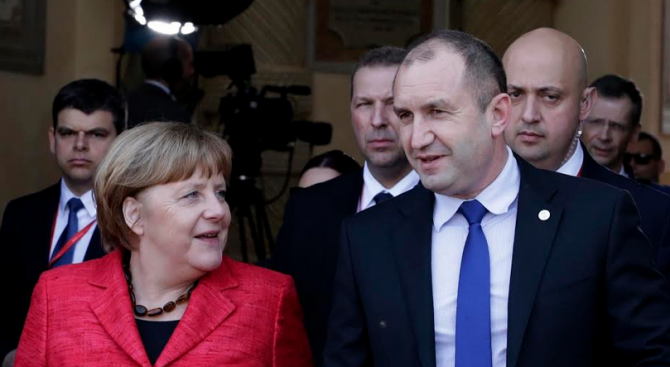 Радев: Г-жа Меркел ми пожела успех в отговорната мисия на държавен глава (видео)