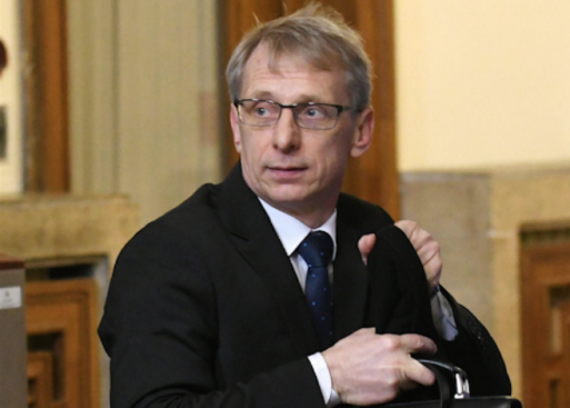 МОН ще променя постановлението на МС, регулиращо приема в университети