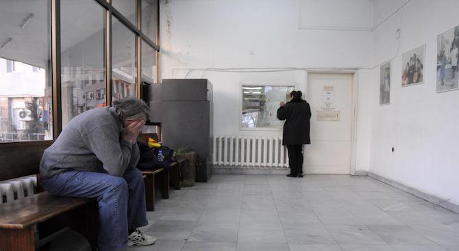 2-годишното дете, прието с опасност за живота след побой, вече е в съзнание и реагира
