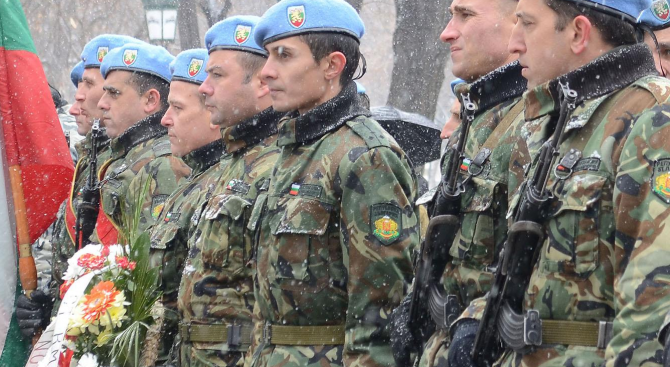 Армията ни е боеспособна въпреки нередностите в МО (видео)