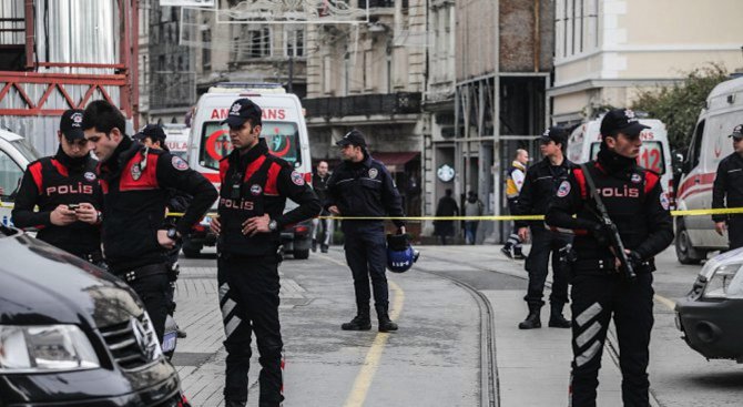 Мащабна операция на турската полиция срещу предполагаеми членове на ПКК