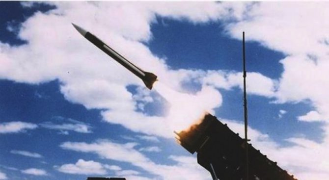 Иран изстреля ракети по време на военни учения