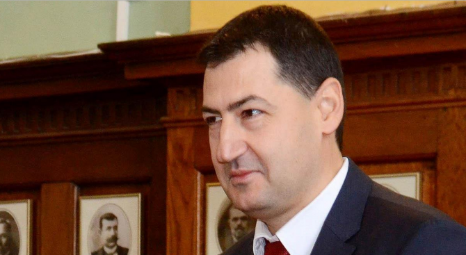 Иван Тотев регистрира листата на ГЕРБ в Пловдив с водач Бойко Борисов