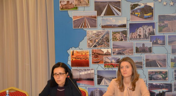 Милена Дамянова: В последните 2 г. ГЕРБ инвестира над 250 млн. в учителите (снимки)