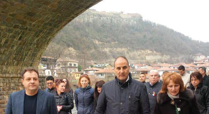 Кандидат-депутати от ГЕРБ почетоха 787-та годишнина от битката при Клокотница