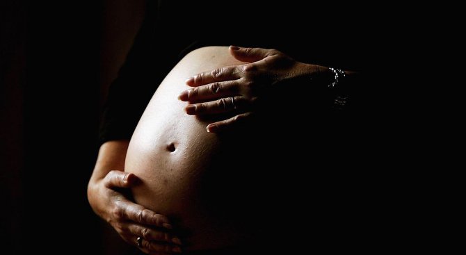 Може ли жена да забременее докато е бременна?