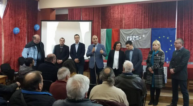 Цветанов в Карнобат: Победа на ГЕРБ гарантира стабилността на България