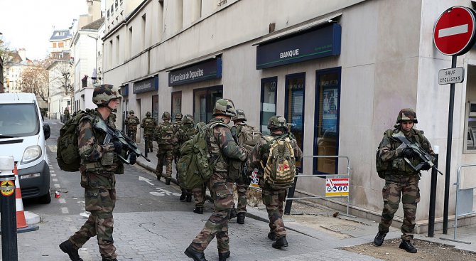 Още един арестуван за вчерашната стрелба във Франция