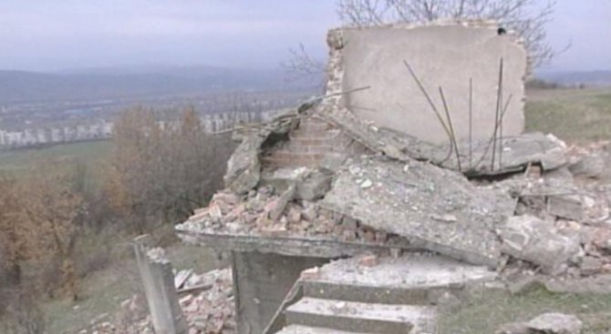 Собственикът на убилата дете рухнала сграда в Благоевград починал