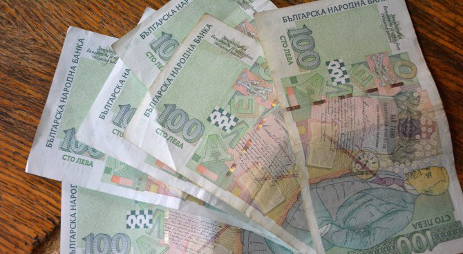 Заплатите в България растат, но не достатъчно бързо