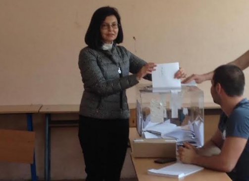 Кунева: Гласувах в парламента да влязат хора, които знаят кое е най-важното за страната