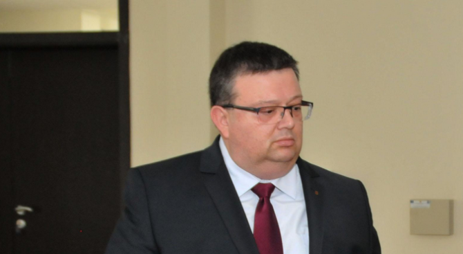 Цацаров внесе предложения за дисциплинарни производства срещу трима прокурори на ВСС
